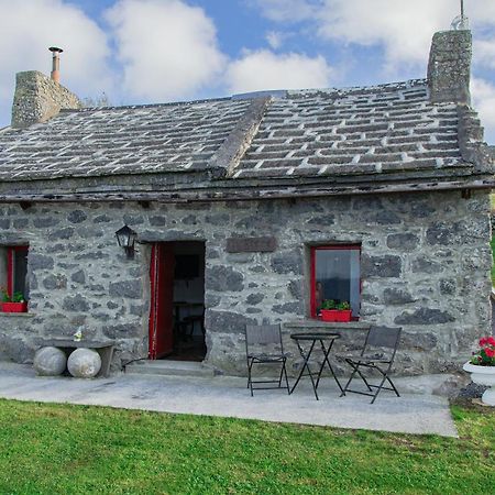 1844 Seascape Cottage Is Located On The Wild Atlantic Way Fanore Eksteriør bilde