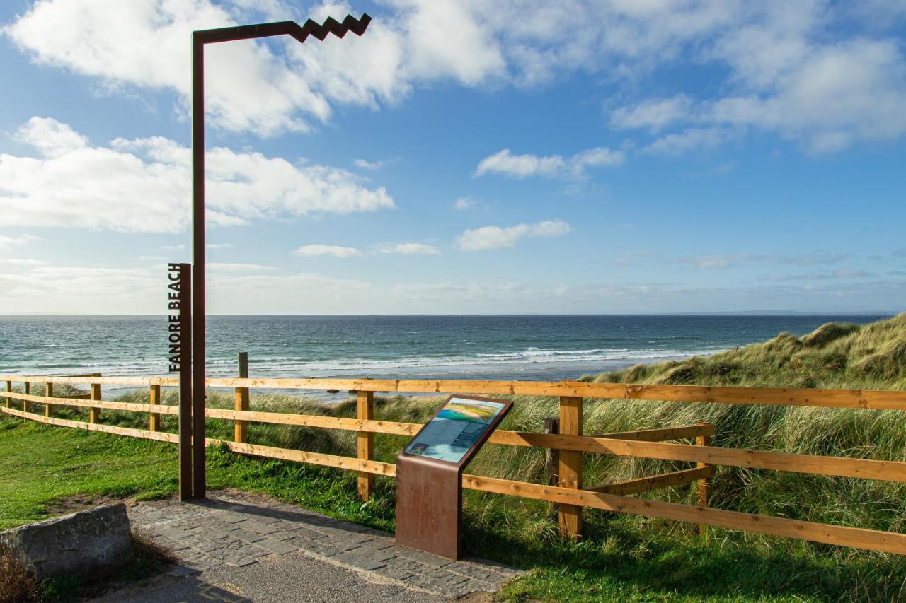 1844 Seascape Cottage Is Located On The Wild Atlantic Way Fanore Eksteriør bilde
